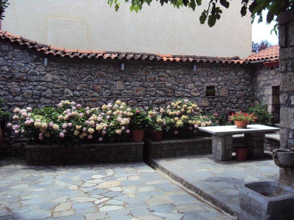 Guesthouse Karahalios Polydrossos Exterior photo